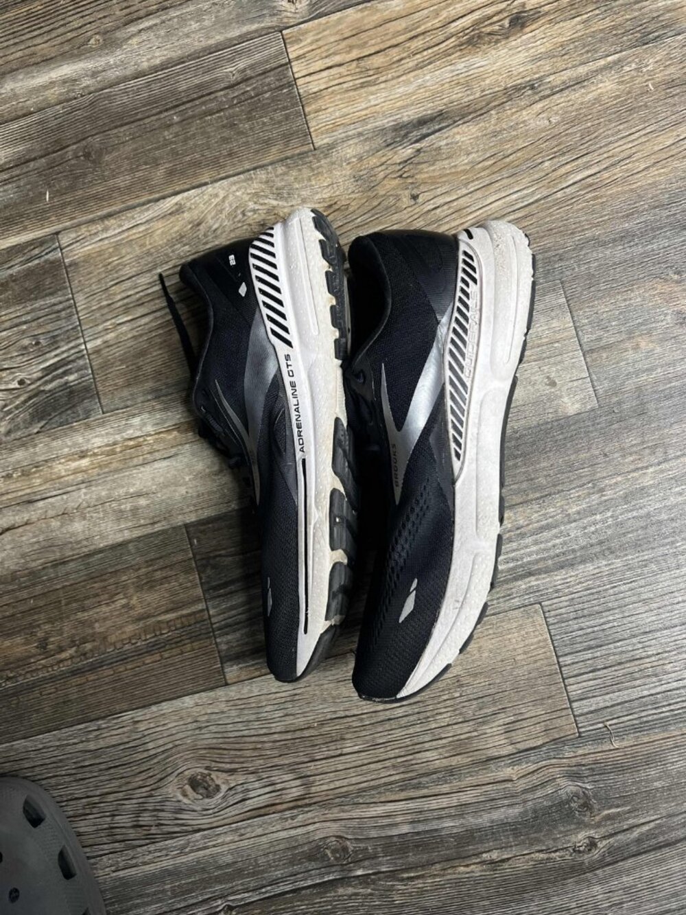 Brooks Adrenaline GTS 23 Running Shoes Black/White, Size 12 - Picture 5 of 8